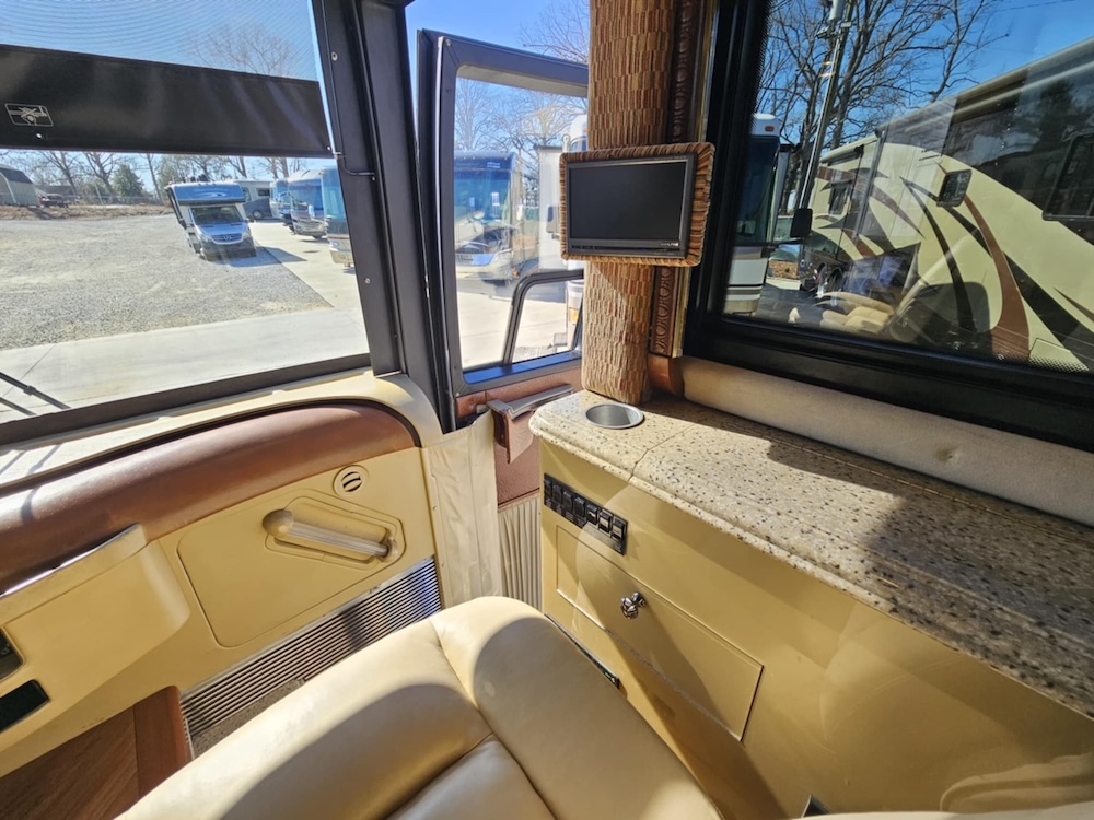 2005 Prevost Liberty XLII For Sale