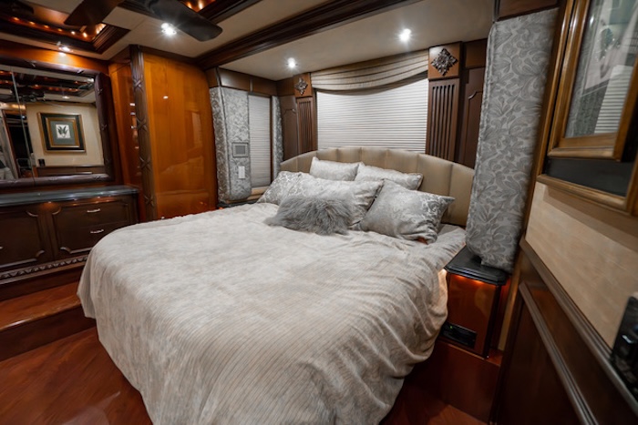2005 Prevost Liberty XLII For Sale