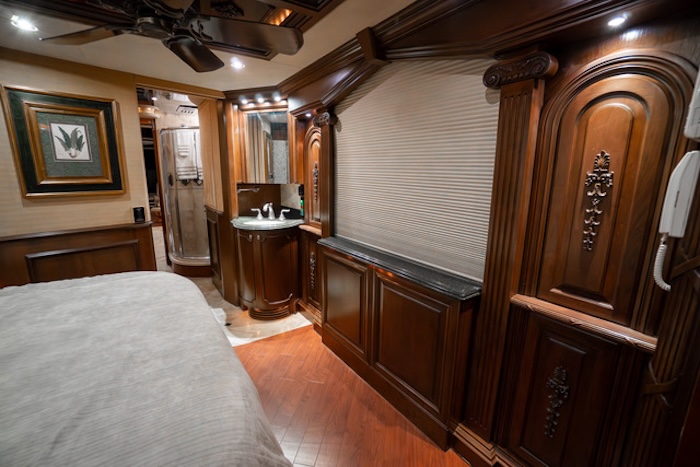 2005 Prevost Liberty XLII For Sale