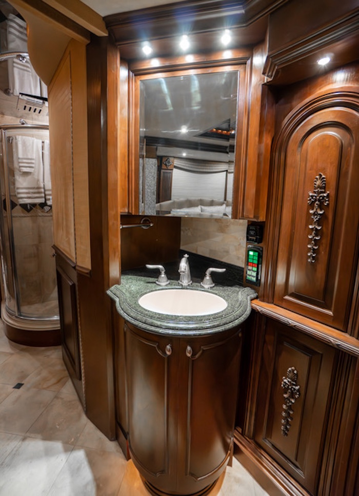 2005 Prevost Liberty XLII For Sale