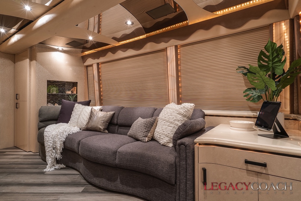 2005 Prevost Marathon H3-45 For Sale