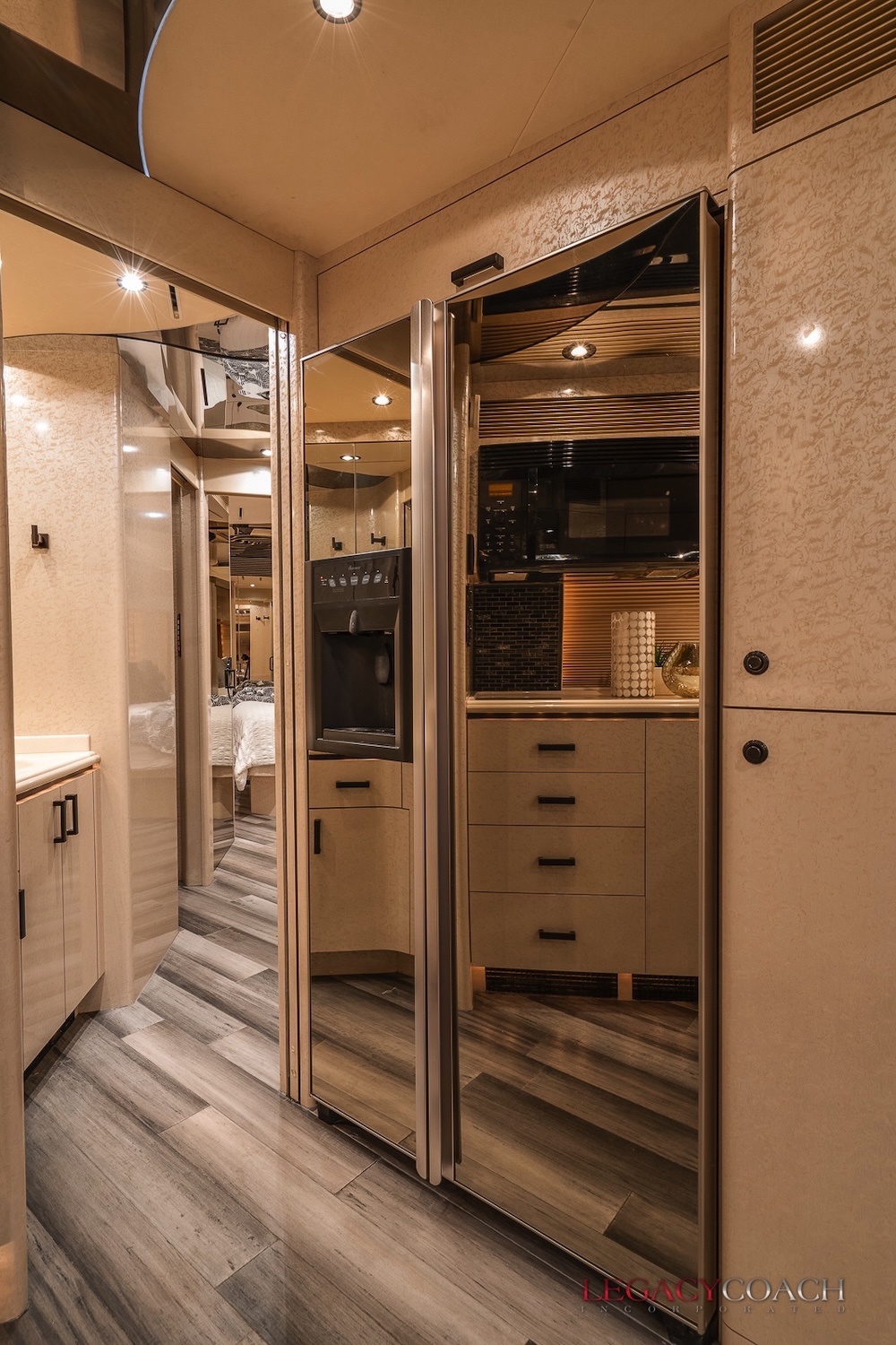 2005 Prevost Marathon H3-45 For Sale