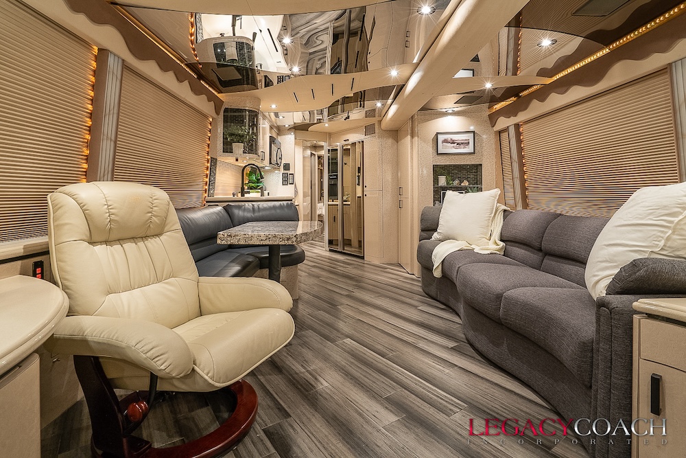 2005 Prevost  Marathon H3-45 For Sale