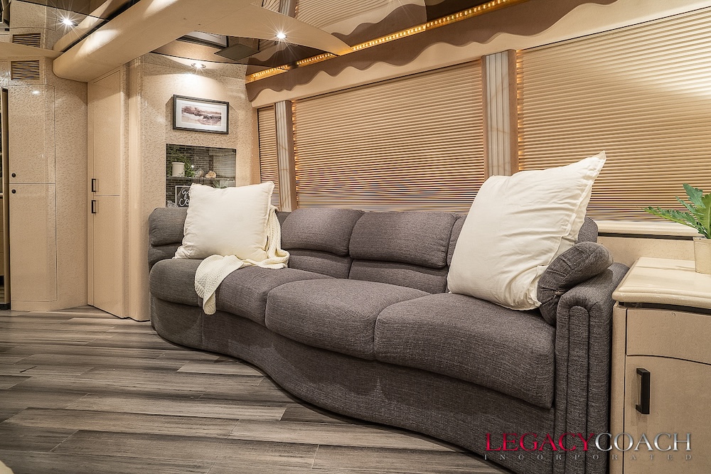 2005 Prevost  Marathon H3-45 For Sale