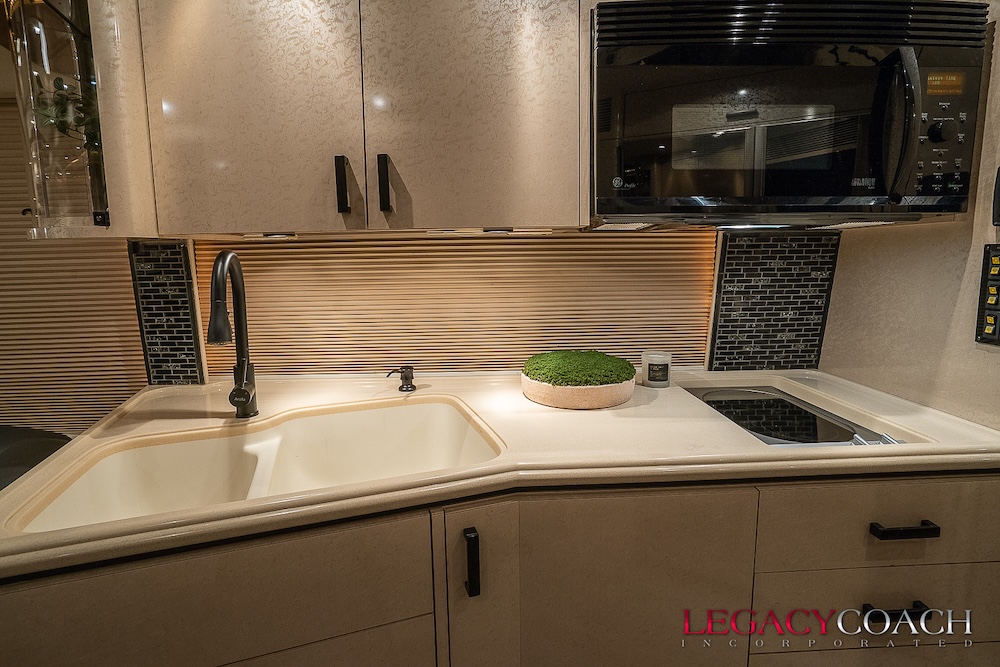 2005 Prevost  Marathon H3-45 For Sale