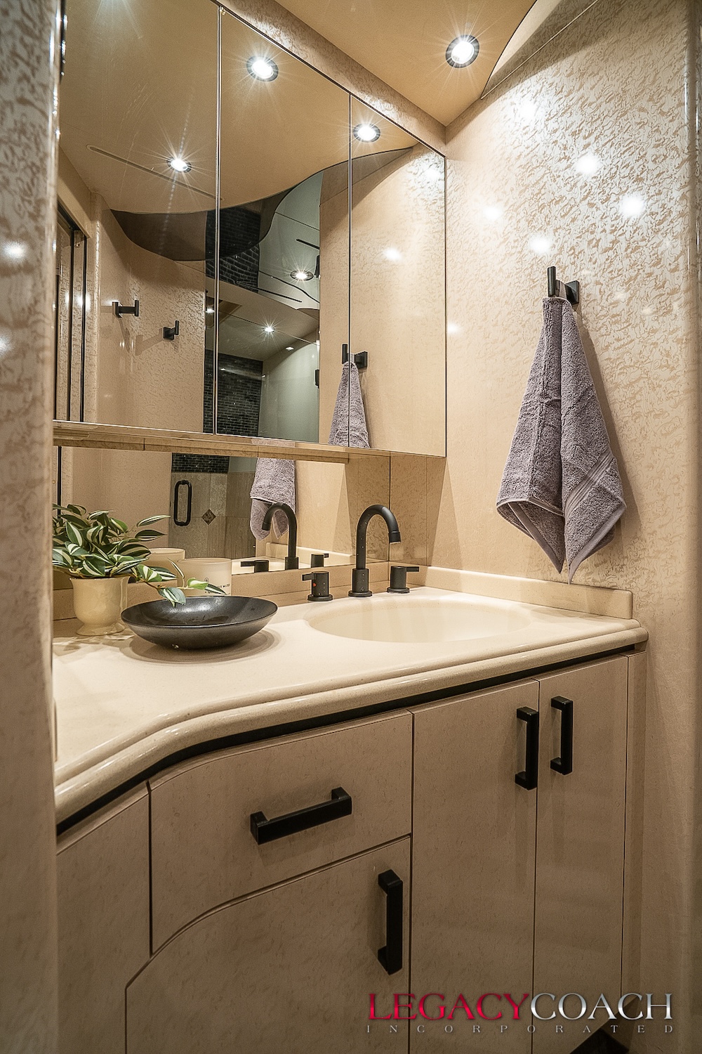 2005 Prevost  Marathon H3-45 For Sale