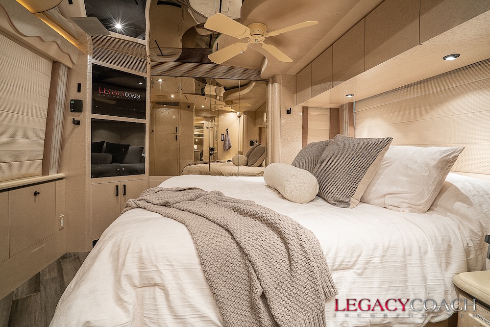 2005 Prevost  Marathon H3-45 For Sale