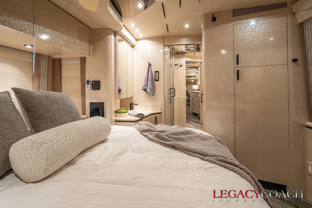 2005 Prevost  Marathon H3-45 For Sale