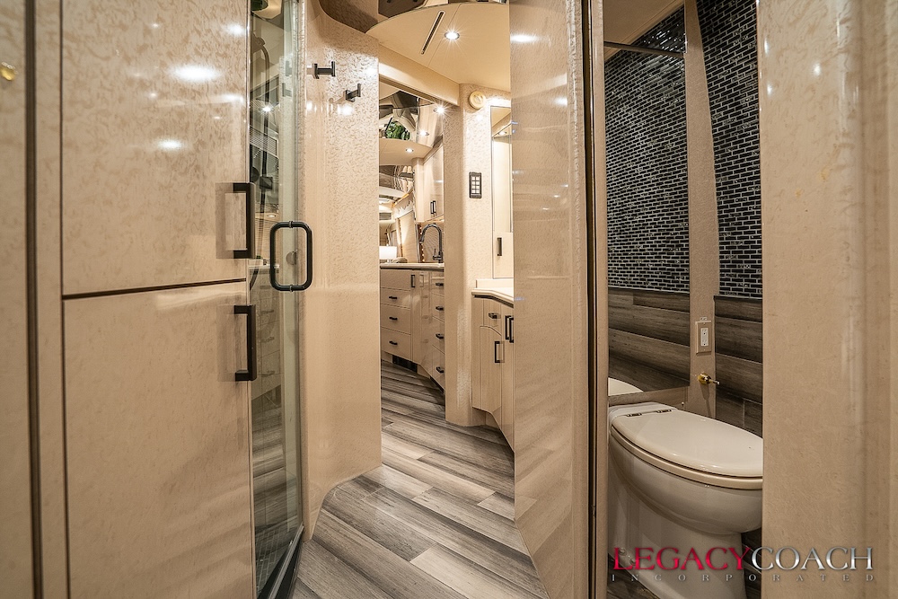2005 Prevost  Marathon H3-45 For Sale