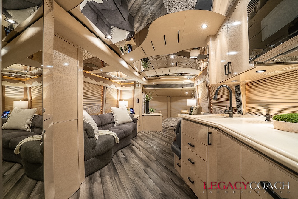 2005 Prevost  Marathon H3-45 For Sale