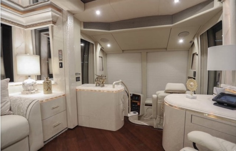2005 Prevost Marathon H3-45 For Sale