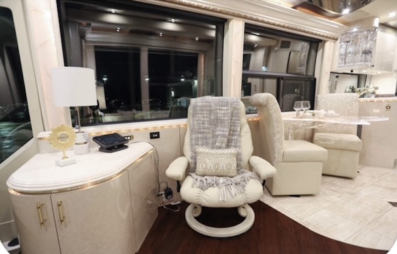 2005 Prevost Marathon H3-45 For Sale