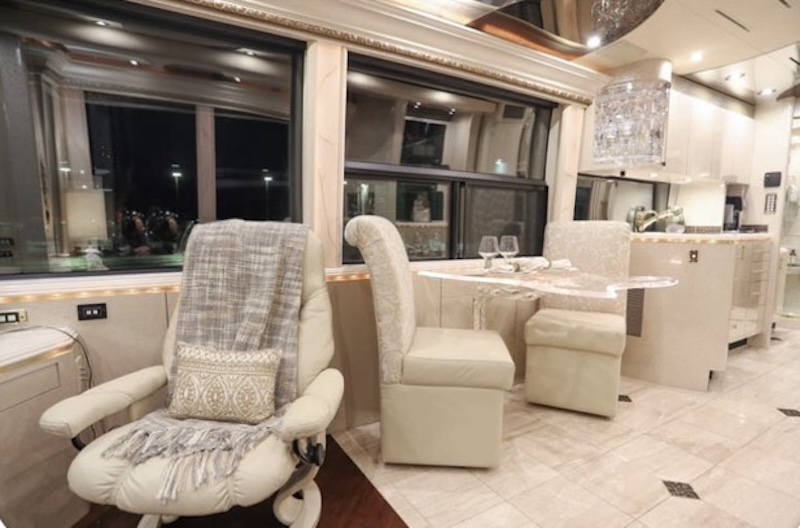 2005 Prevost Marathon H3-45 For Sale