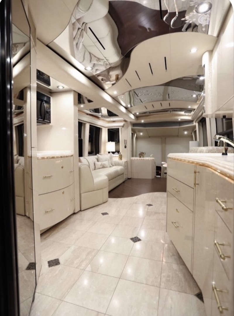 2005 Prevost Marathon H3-45 For Sale