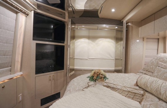 2005 Prevost Marathon H3-45 For Sale