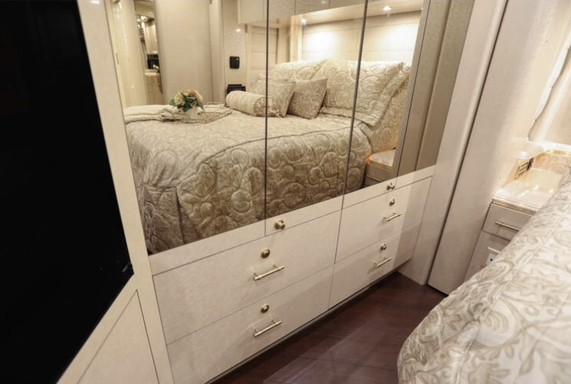 2005 Prevost Marathon H3-45 For Sale