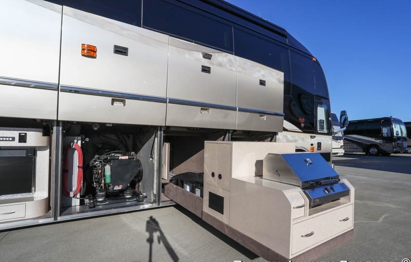 2005 Prevost Marathon H3-45 For Sale
