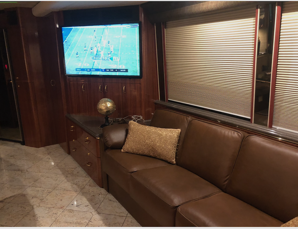 2005 Prevost Marathon XLII For Sale