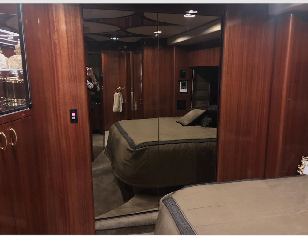 2005 Prevost Marathon XLII For Sale