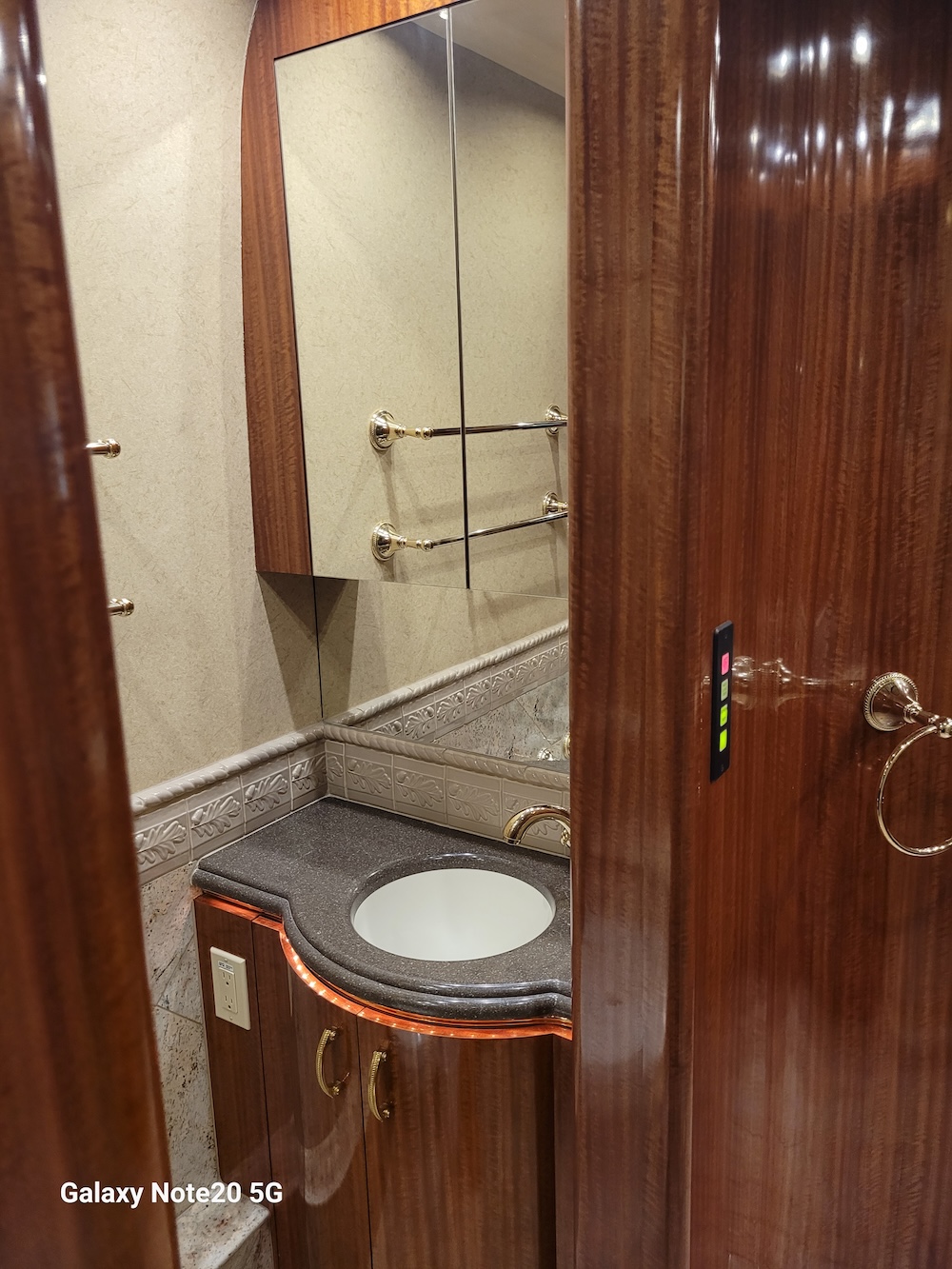 2005 Prevost Marathon XLII For Sale