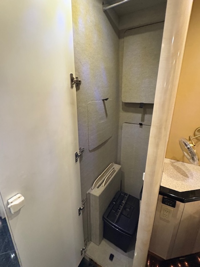 2005 Prevost Parliament XLII For Sale