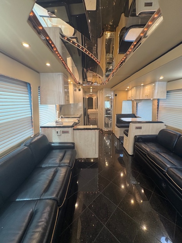 2005 Prevost Parliament XLII For Sale