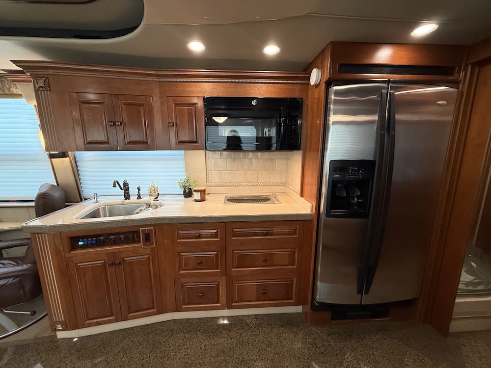 2005 Prevost Royale XLII For Sale