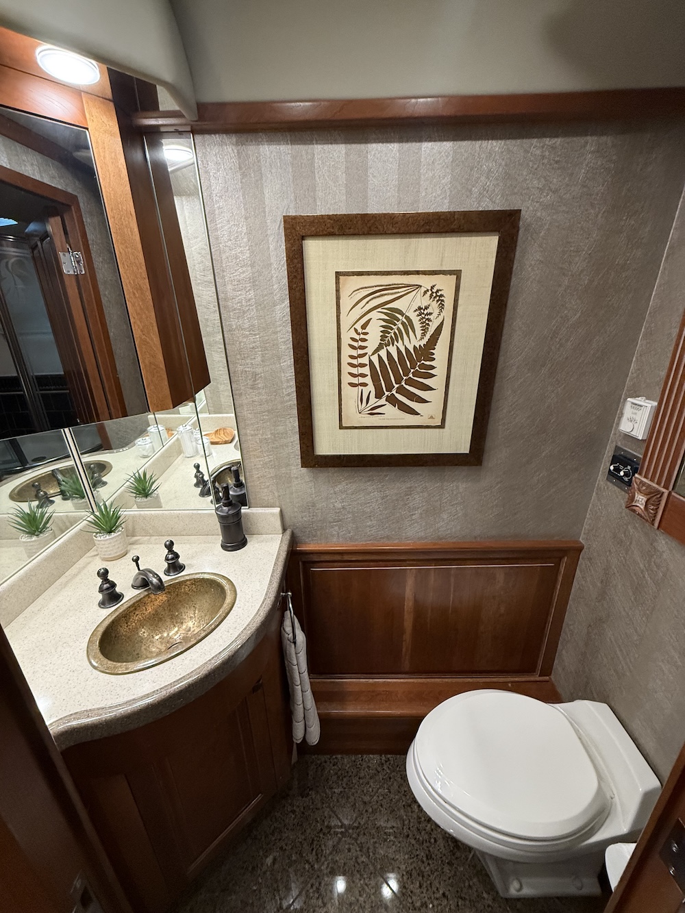 2005 Prevost Royale XLII For Sale