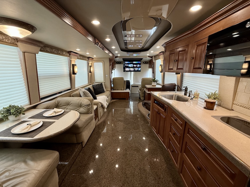 2005 Prevost Royale XLII For Sale