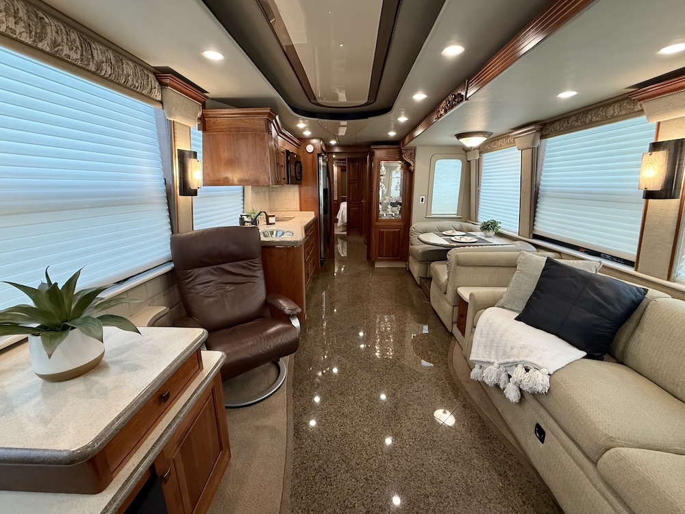 2005 Prevost Royale XLII For Sale