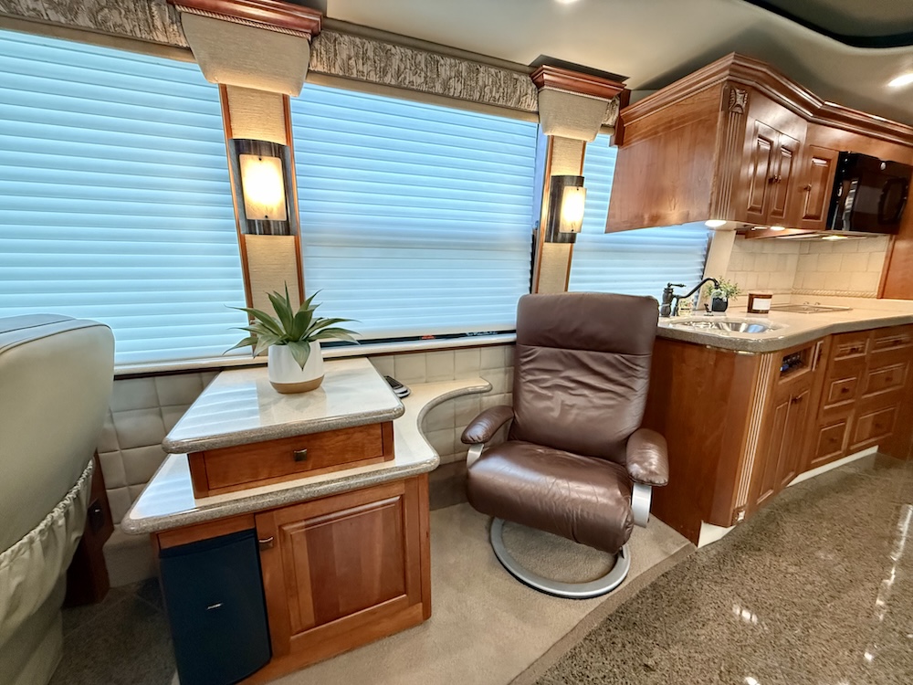 2005 Prevost Royale XLII For Sale
