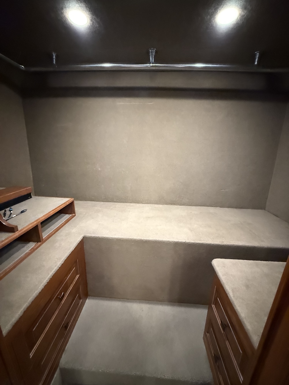 2005 Prevost Royale XLII For Sale