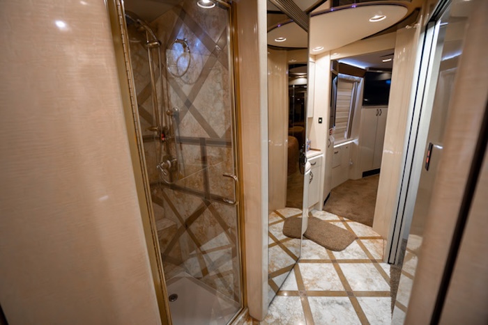 2006 Prevost Marathon H3-45 For Sale