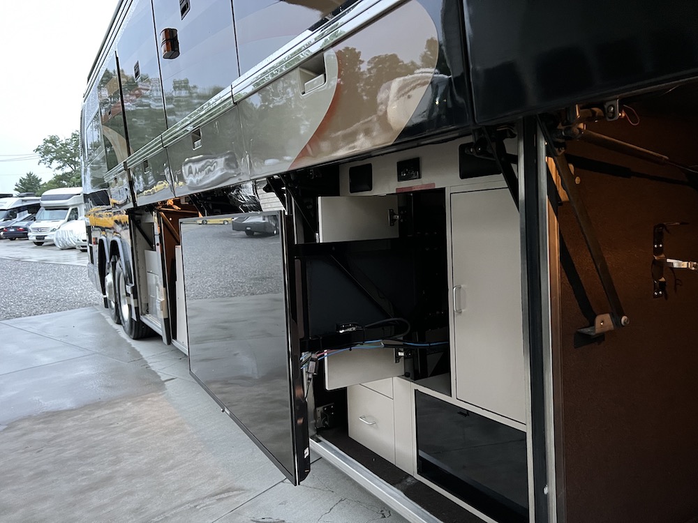 2006 Prevost American H3-45 For Sale