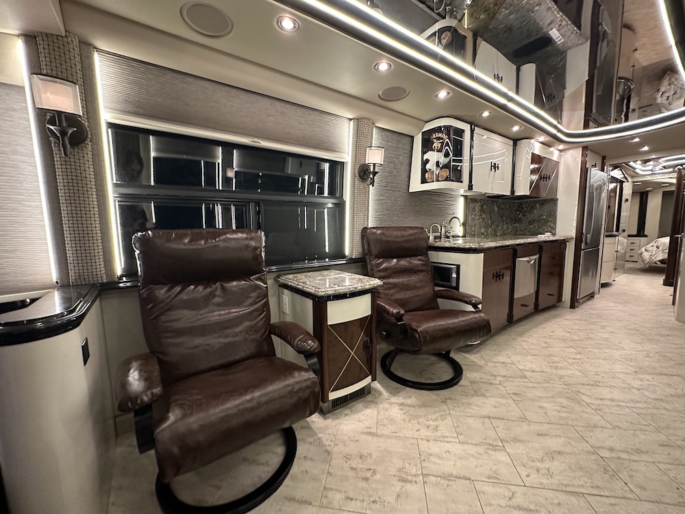 2006 Prevost American H3-45 For Sale