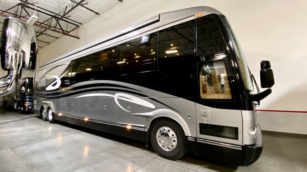 2006 Prevost Featherlite H3-45 For Sale