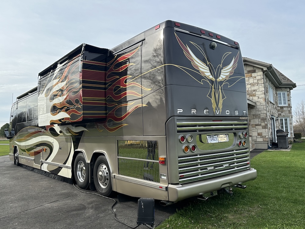 2006 Prevost Featherlite H3-45 For Sale