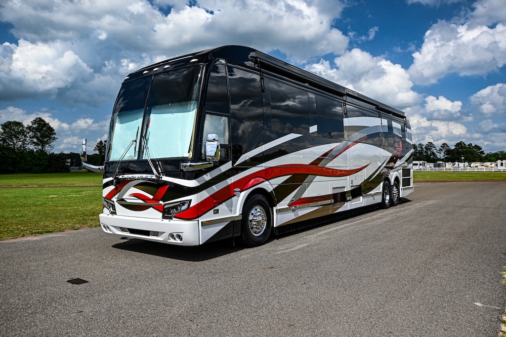 2006 Prevost Featherlite H3-45 For Sale
