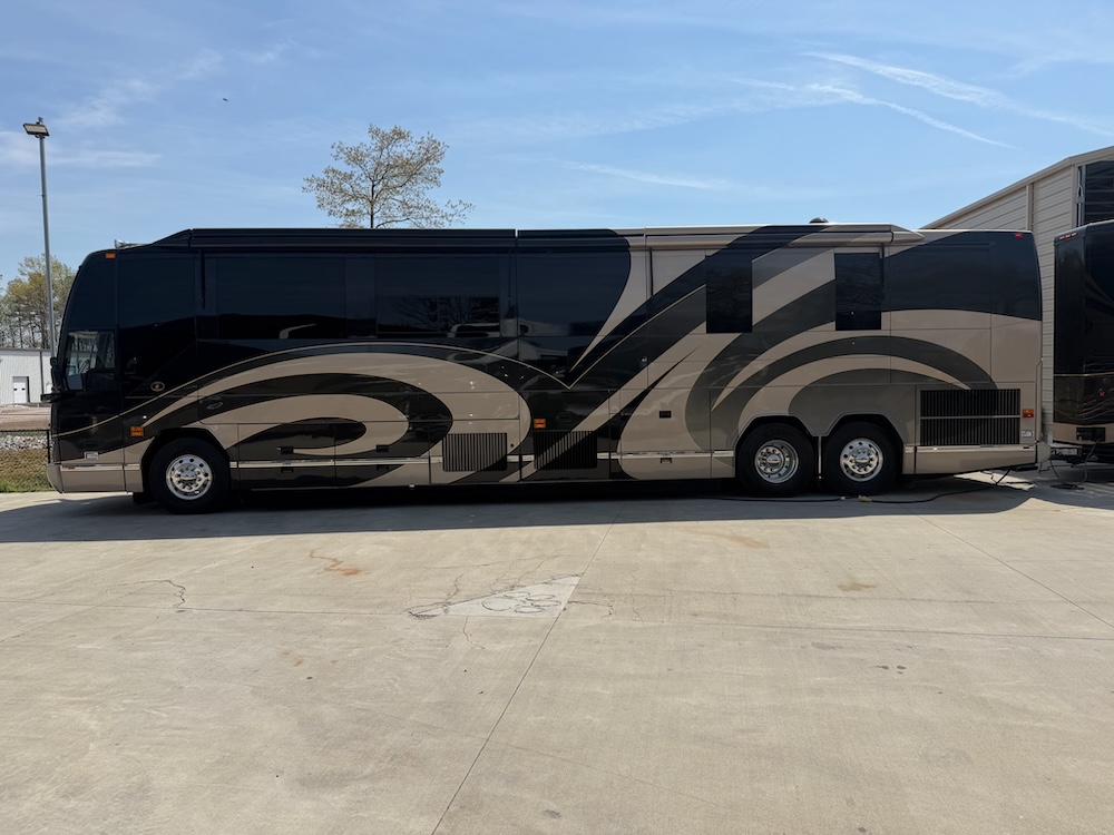 2006 Prevost Featherlite H3-45 For Sale