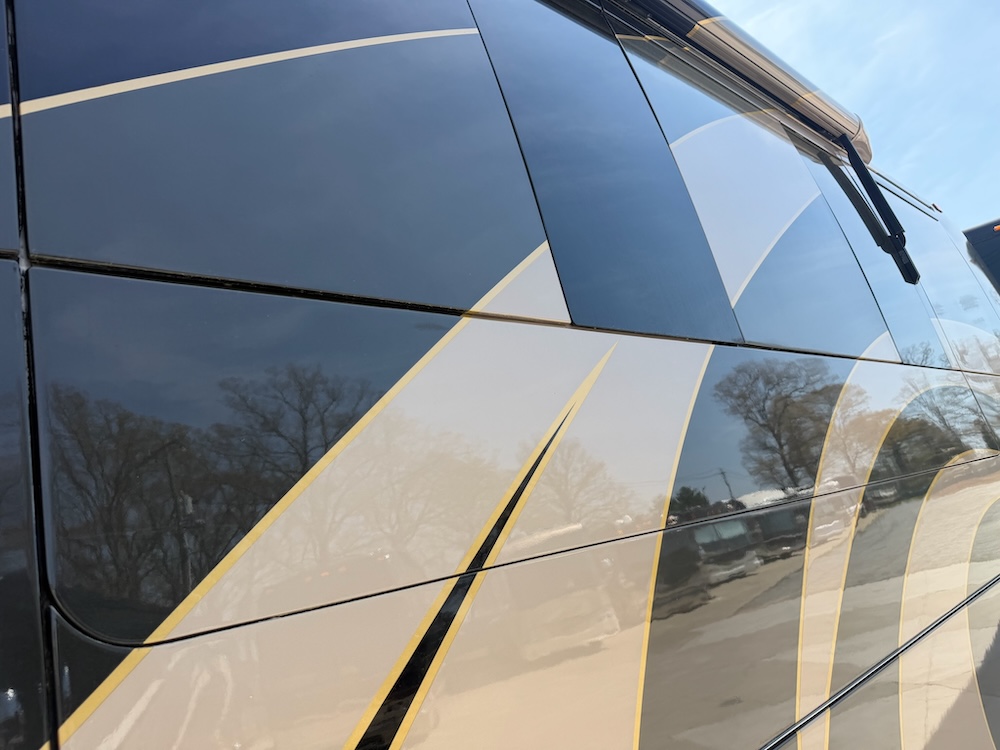 2006 Prevost Featherlite H3-45 For Sale