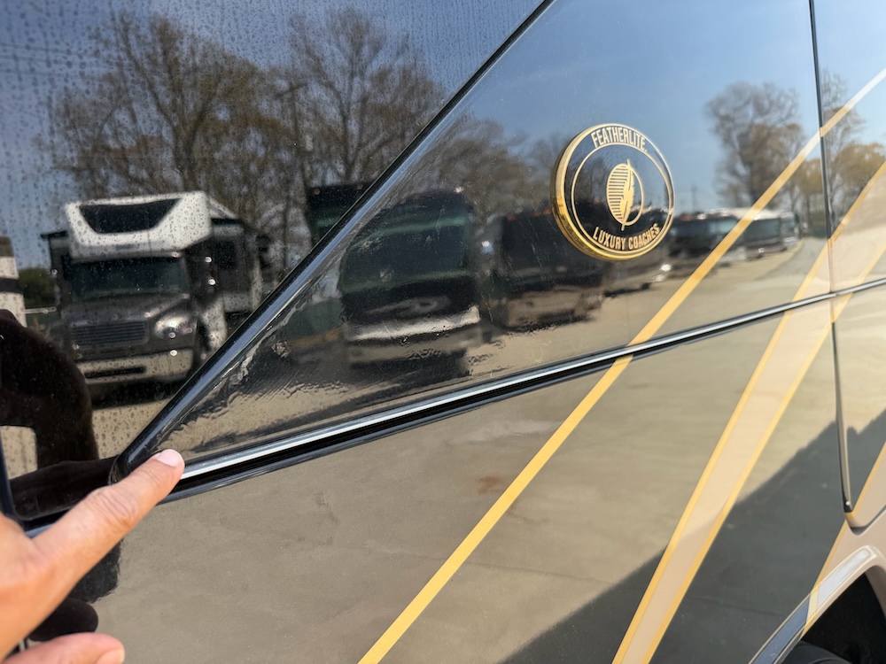 2006 Prevost Featherlite H3-45 For Sale