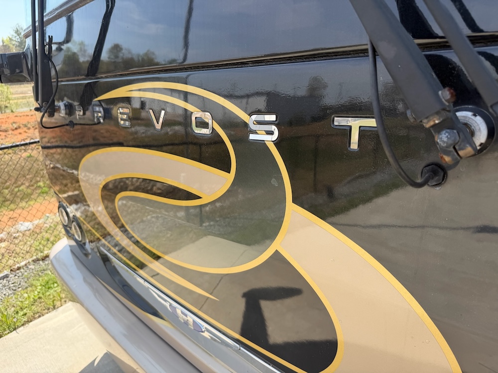 2006 Prevost Featherlite H3-45 For Sale