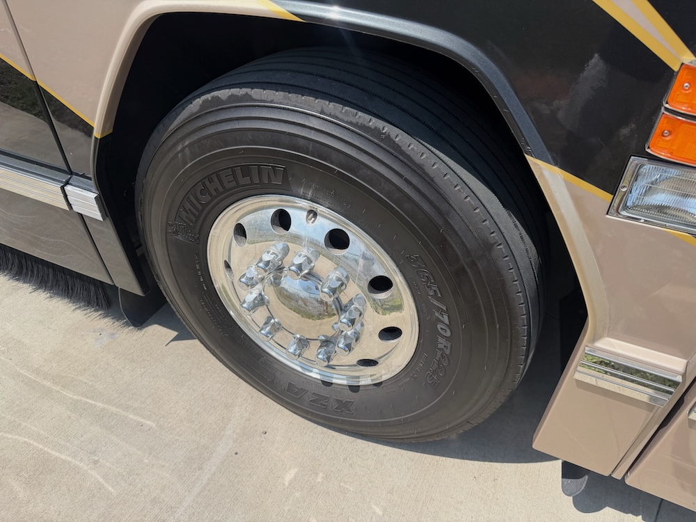 2006 Prevost Featherlite H3-45 For Sale