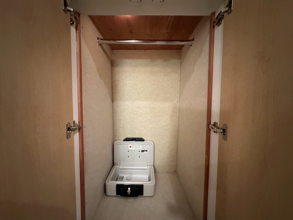 2006 Prevost Featherlite H3-45 For Sale