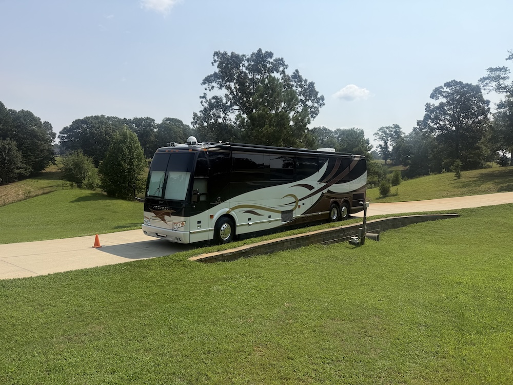 2006 Prevost Featherlite H3-45 For Sale