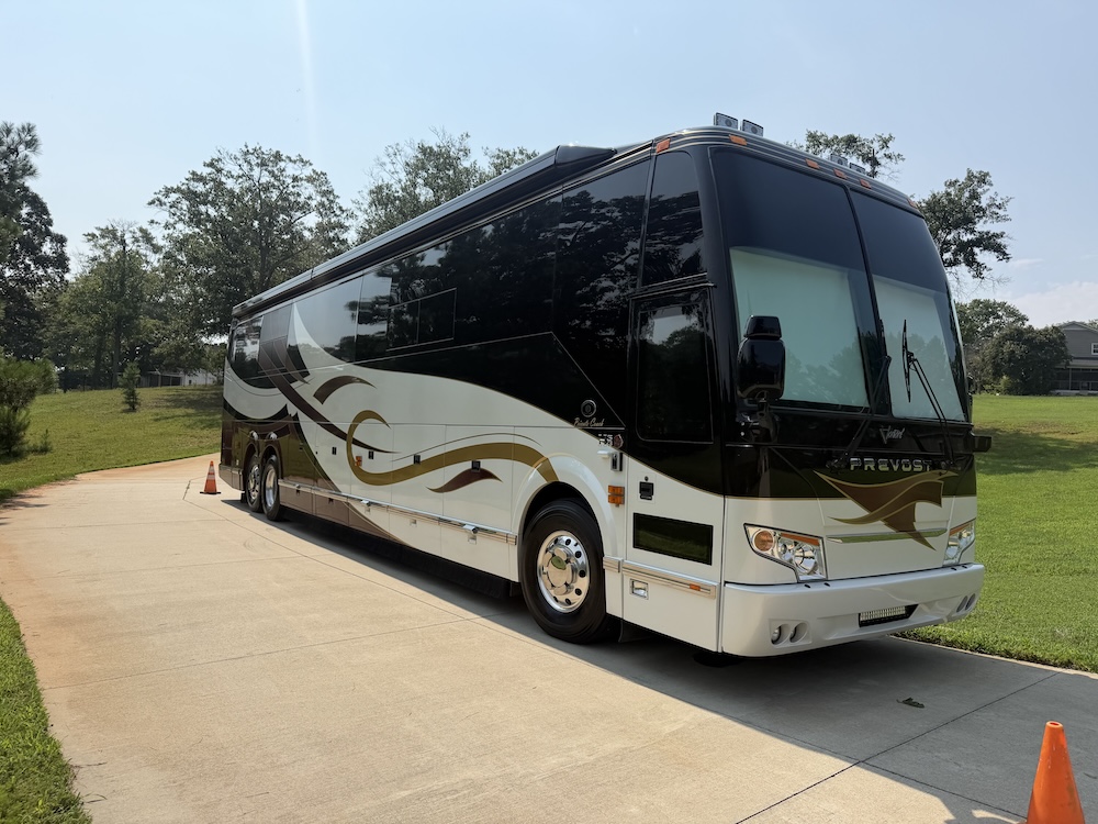 2006 Prevost Featherlite H3-45 For Sale