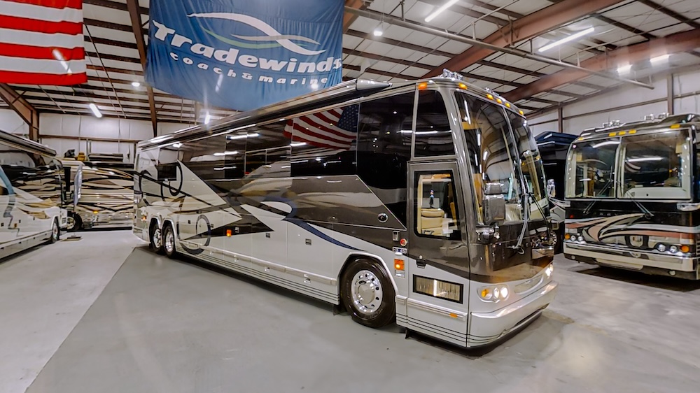 2006 Prevost  Featherlite H3-45 For Sale