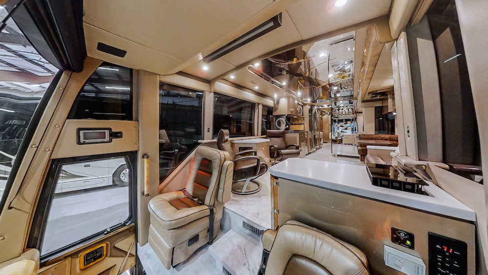 2006 Prevost  Featherlite H3-45 For Sale