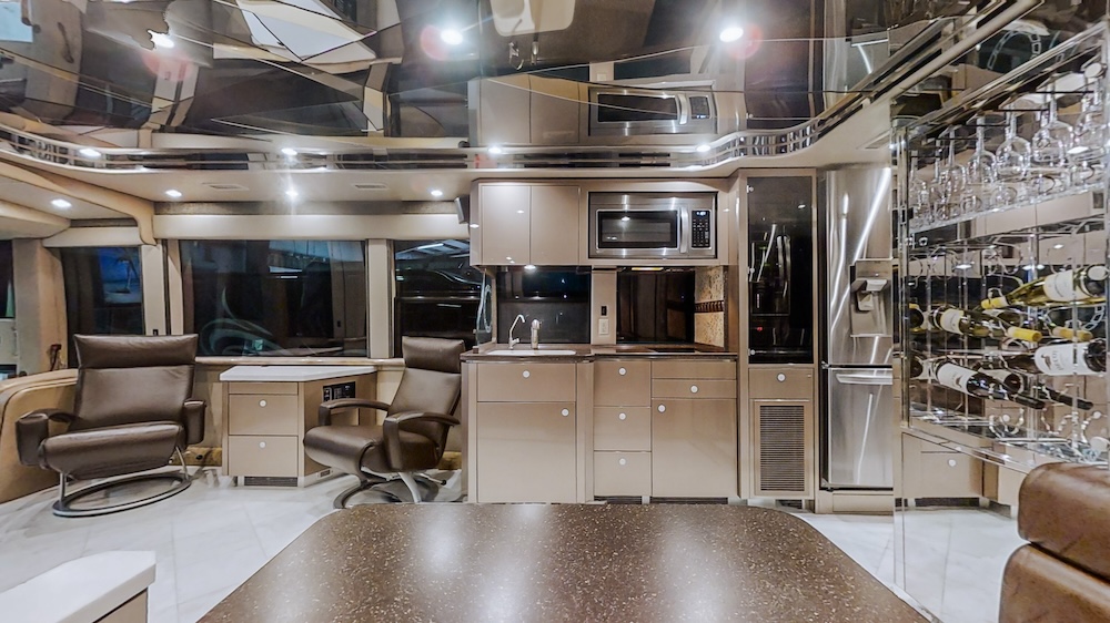 2006 Prevost  Featherlite H3-45 For Sale