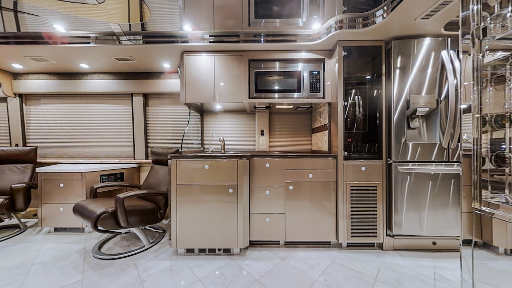 2006 Prevost  Featherlite H3-45 For Sale